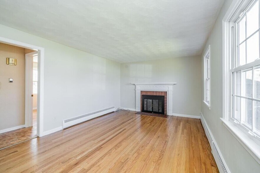 Building Photo - 119 Florida Dr