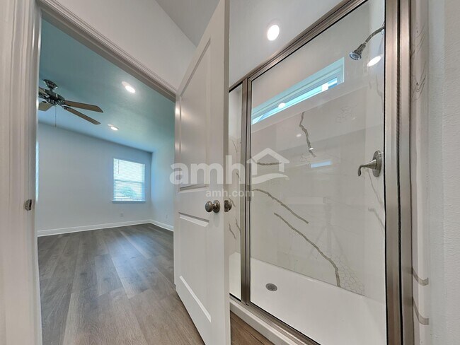 Building Photo - 6443 Atlantic Bch Ave