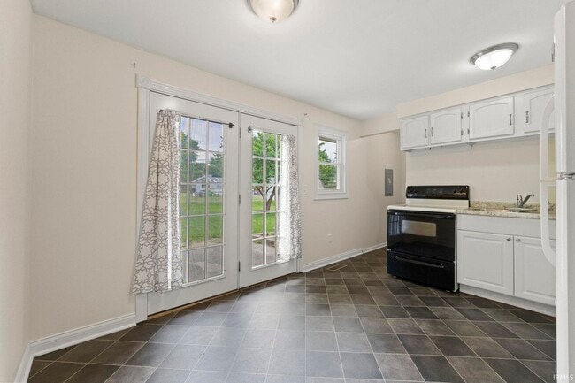 Building Photo - 2606 Sandarac Ln