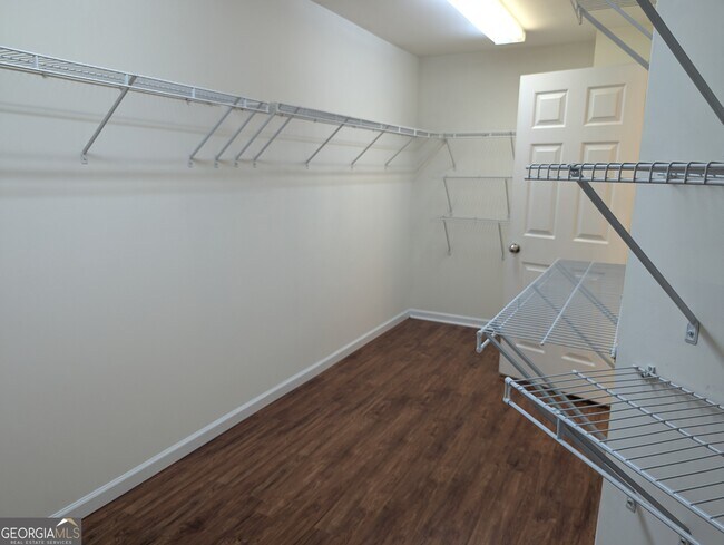 Building Photo - 212 Autumn Trail