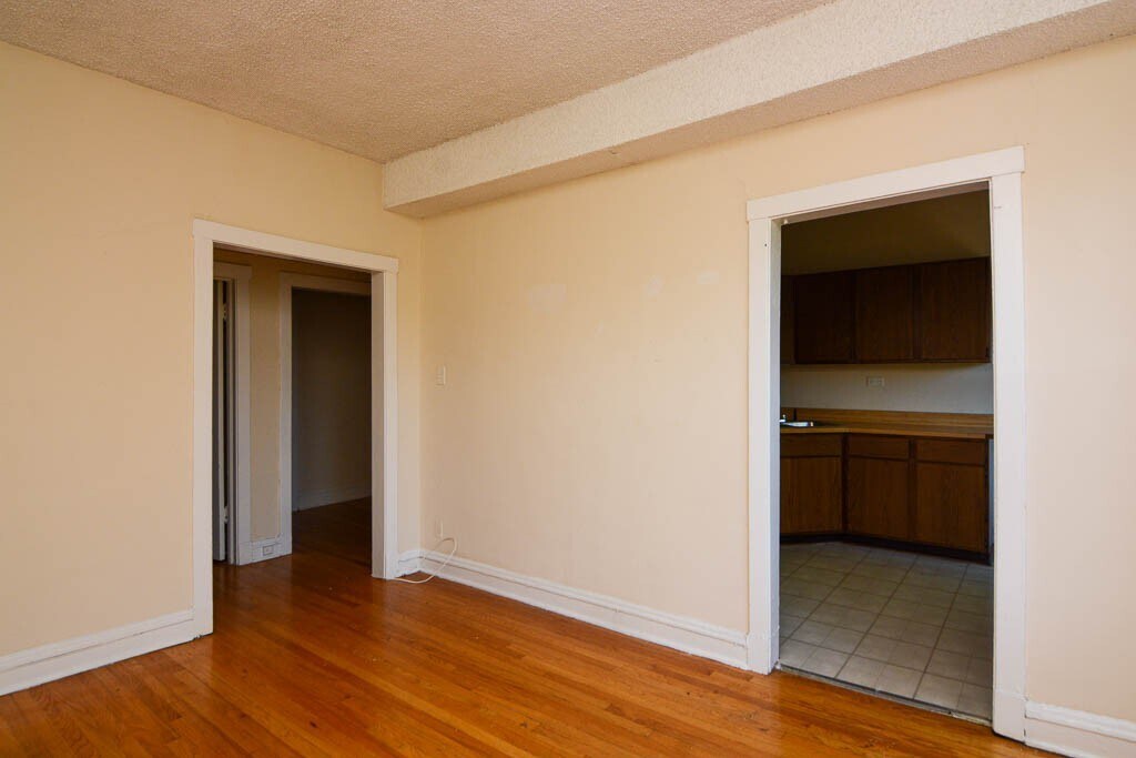 Building Photo - 3523 N Racine Ave