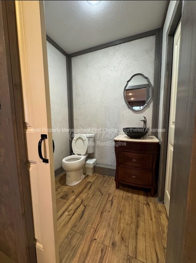 Building Photo - 23 N Howard Pl