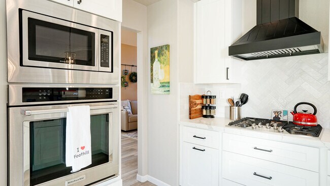 Building Photo - 9520 Wellington Cir