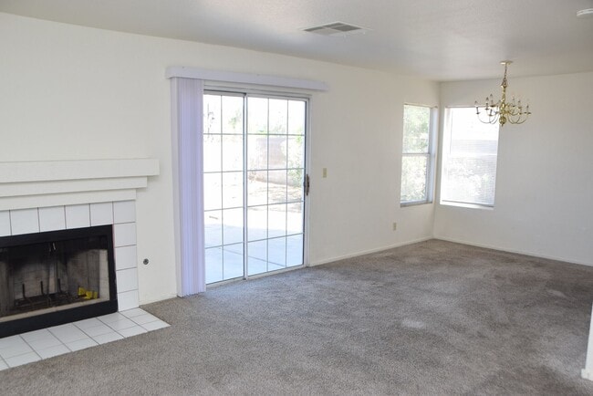 Building Photo - NORTHWEST - 2 STORY HOME - 4 BEDROOMS