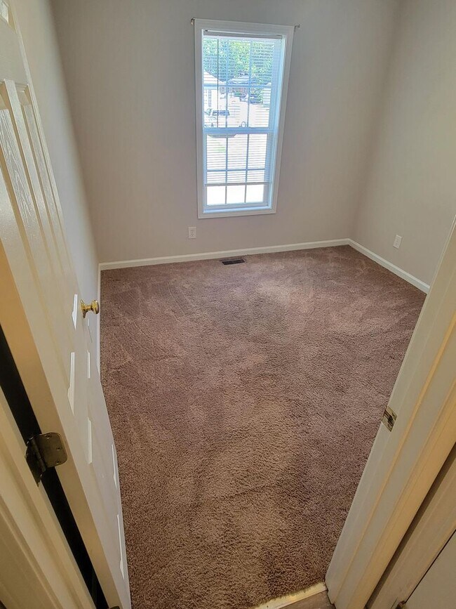Primary Photo - Beautiful three bedroom two bathroom house...