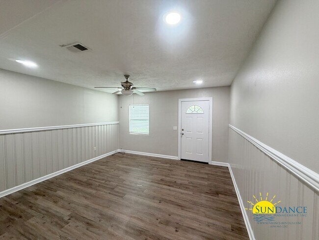 Building Photo - Charming 2 Bedroom Unit in Niceville!
