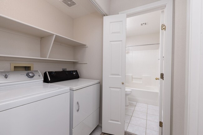 Building Photo - 3-bedroom, 2-bathroom home with a double car garage located in a non-HOA area