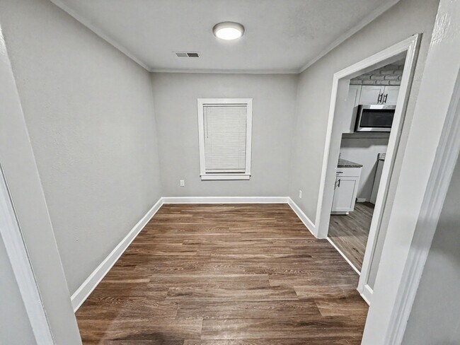 Building Photo - 1473 Oberle Ave