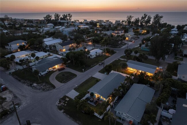 Building Photo - 304 29th St