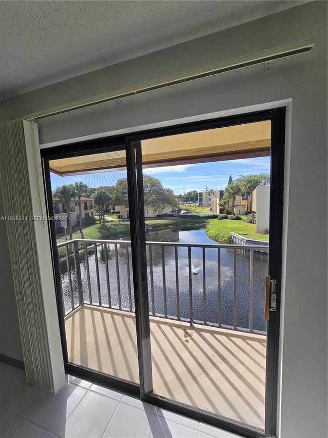 Building Photo - 2050 Oleander Blvd