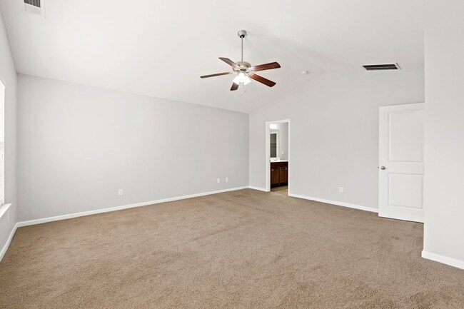 Building Photo - 200 Willow Grv Wy