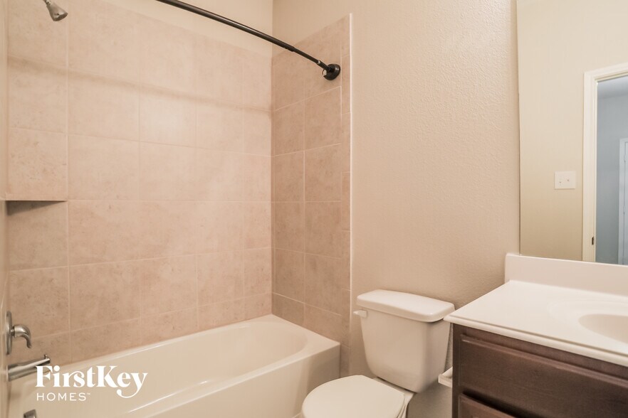 Building Photo - 2205 Old Harbor Way