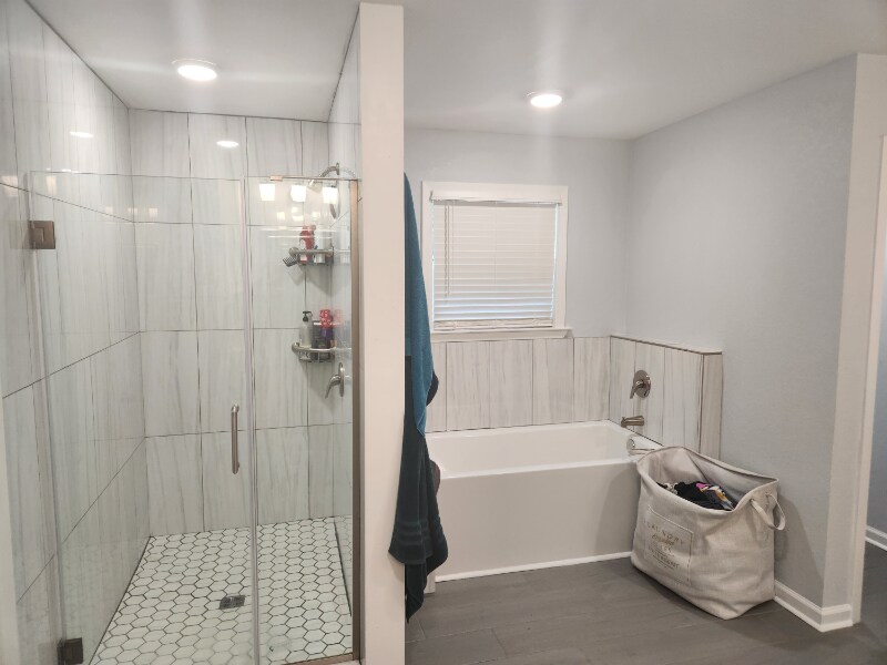 Building Photo - 1529 E Don St