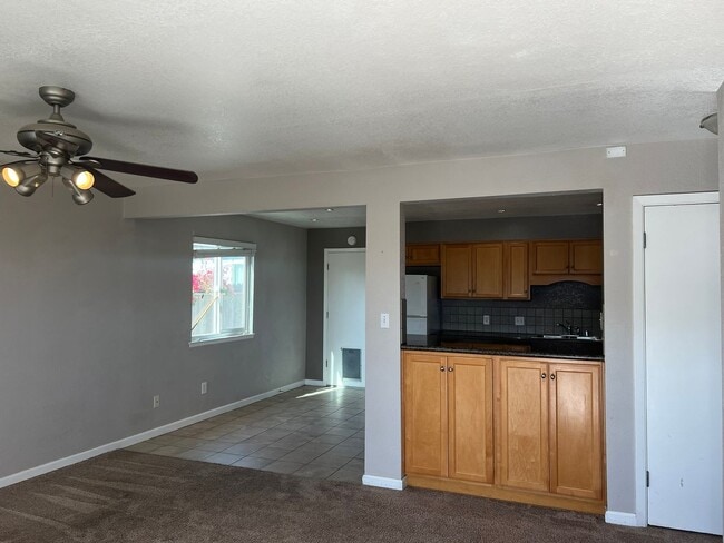 Building Photo - 2916 Dogwood Ave