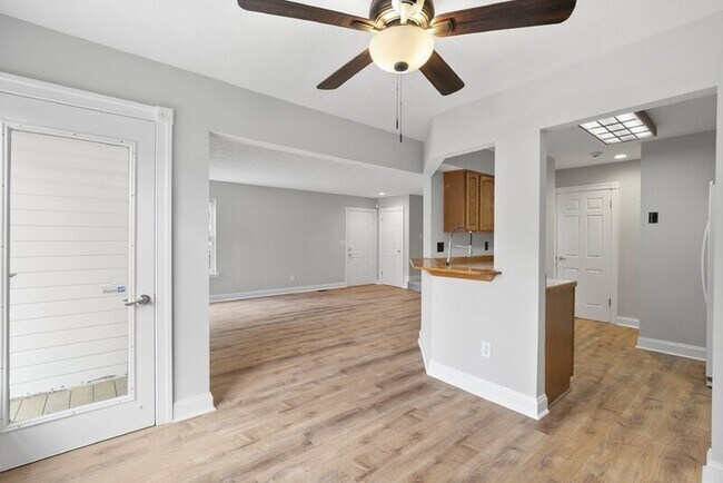 Building Photo - 2258 N Tollgate Cir