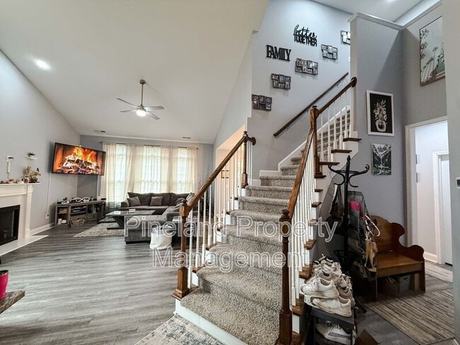 Building Photo - 7019 Laurinburg Rd