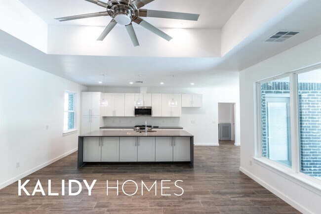 Building Photo - 1679 Kalidy Dr