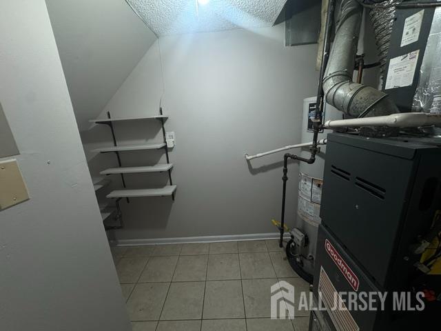 Building Photo - 81 Woodmere Dr