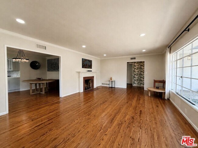 Building Photo - 1796 E Mendocino St