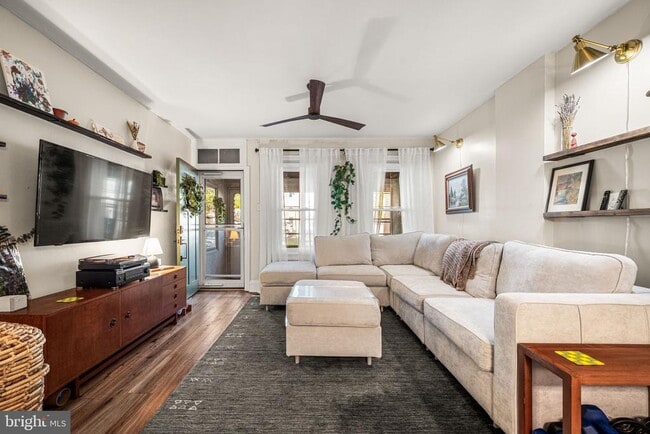 Building Photo - 538 S Adams St