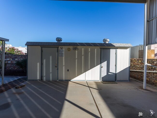 Building Photo - 13560-13550 E 50th Dr