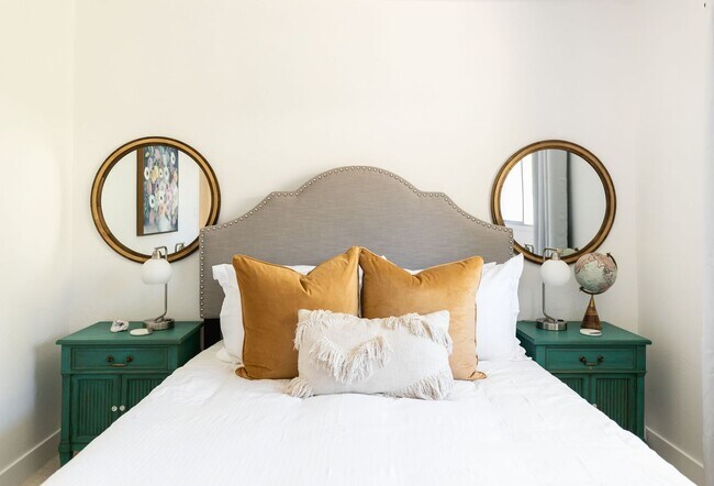 Building Photo - 2199 Sq Ft 4 bedroom 2 bath with Pool & Pool Table - Under Market Rate!