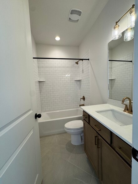Building Photo - 663 Molveno Trl