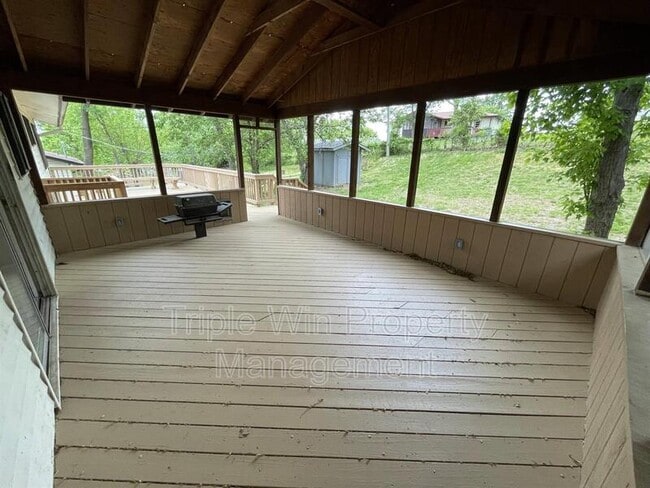 Building Photo - 2733 Tiara Dr