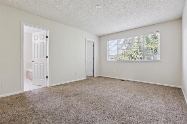 Building Photo - 4952 Tarcoola Ln