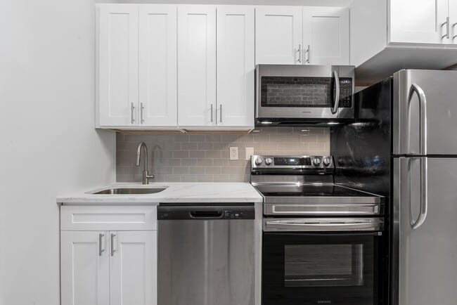 Building Photo - 308 Madison St