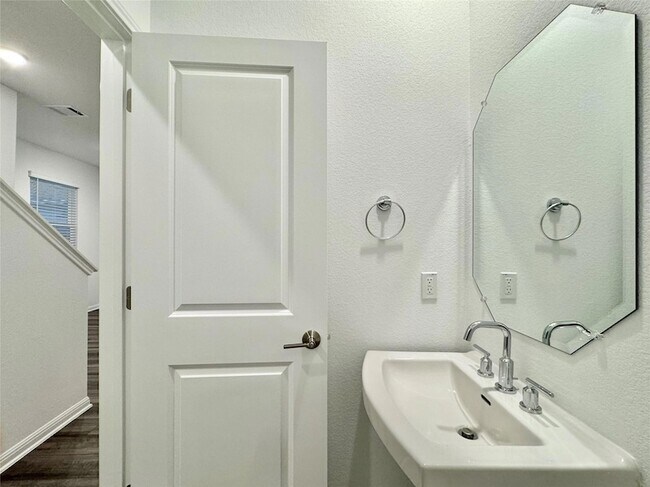 Building Photo - 611 Emory Crossing Blvd