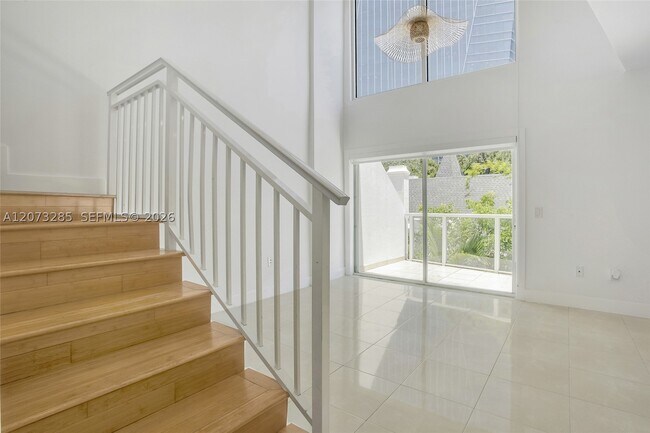 Building Photo - 1528 Brickell Ave