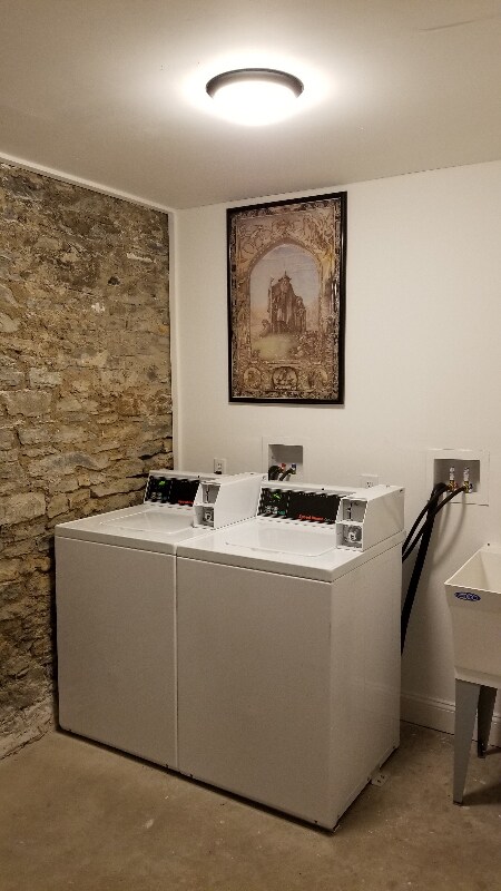 Building Photo - 1325 Pendleton St