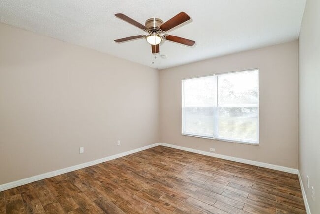 Building Photo - 3756 Dartford Dr