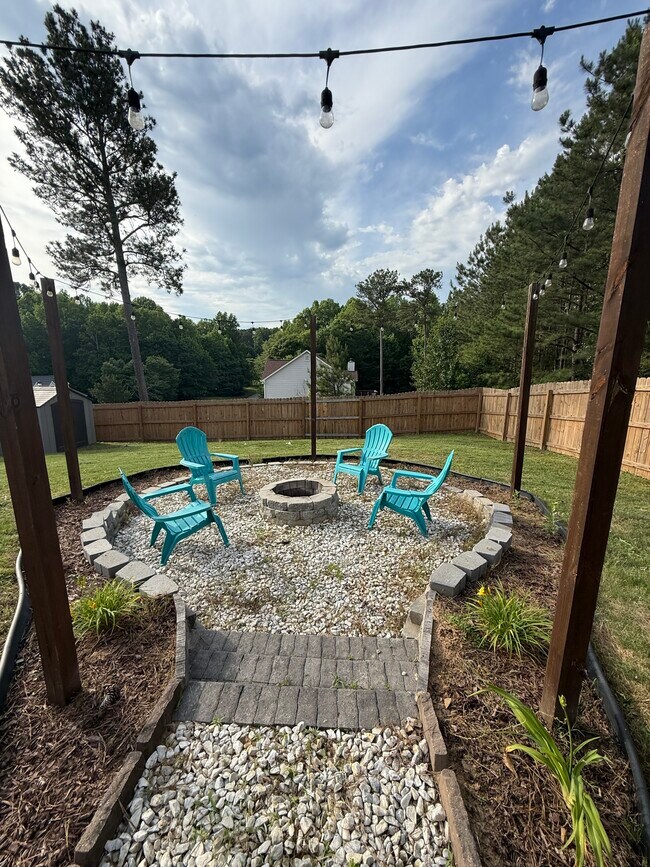 Building Photo - 945 Lochwolde Ln