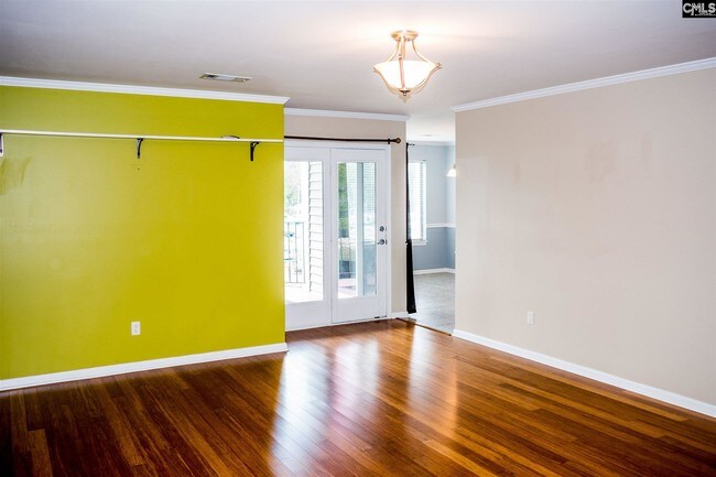 Building Photo - 336 Cove Ct