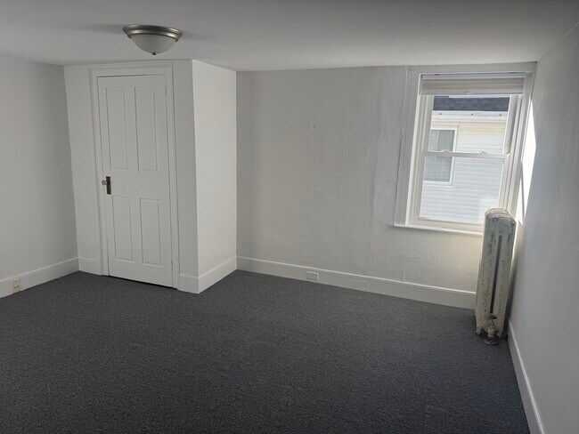 Building Photo - 5 Curve St