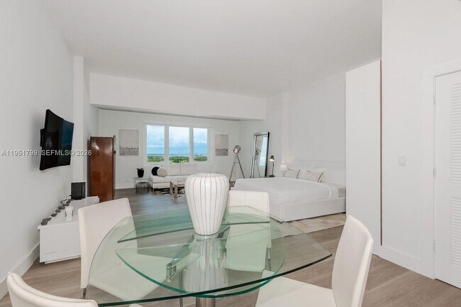 Building Photo - 2301 Collins Ave