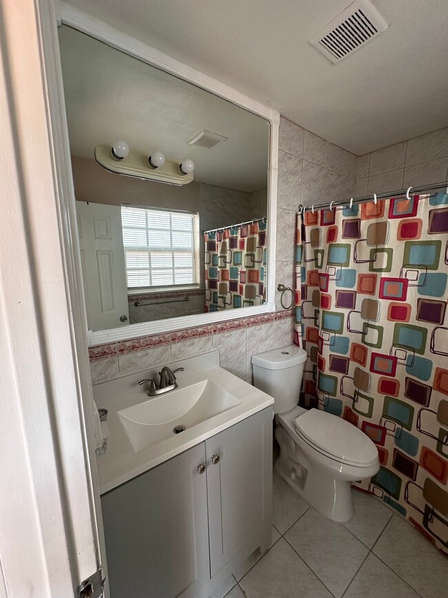 Building Photo - 6764 Azalea Dr