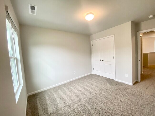 Building Photo - 793 Conductor Ct