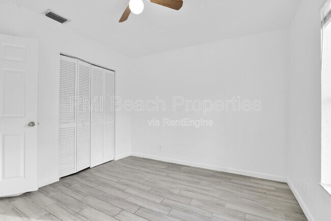 Building Photo - 13900 Folkestone Cir