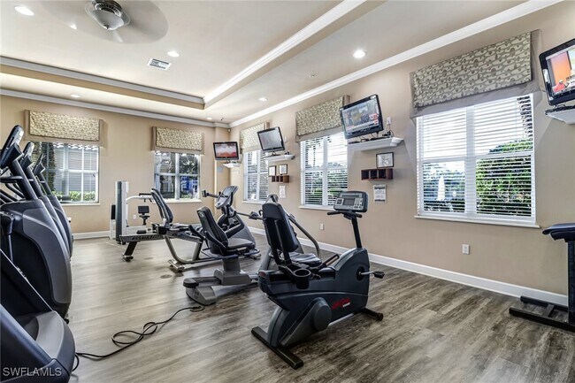 Building Photo - 1664 Tarpon Bay Dr S
