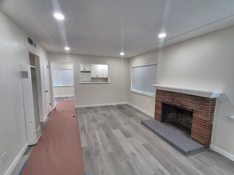 Building Photo - 2902 N 1st St