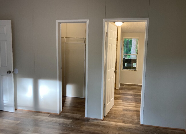 Building Photo - 103 Wade Rd