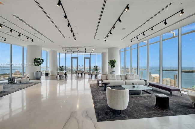 Building Photo - 300 Biscayne Blvd Way