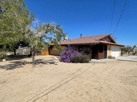 Building Photo - Charming Joshua Tree Village Home