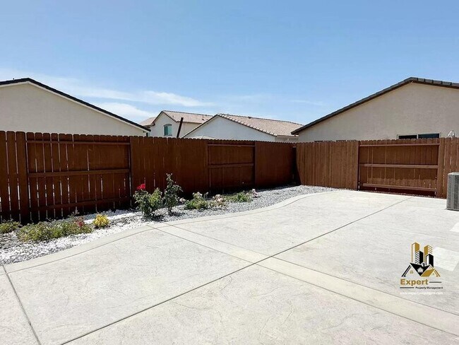 Building Photo - 4040 Swing Way