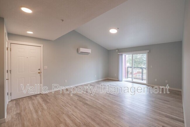 Building Photo - 13001 S Crompton Lane