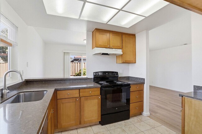 Building Photo - Rare Rental Opportunity in a Prime San Jose Location!