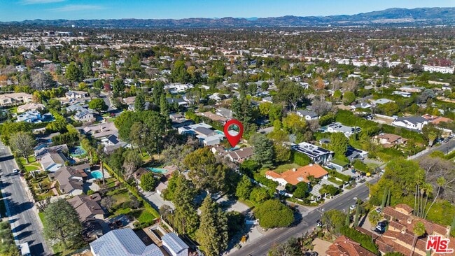 Building Photo - 17117 Weddington St